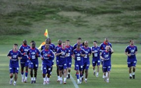 Evra Minta Tiket Gratis untuk WAGs