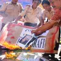 Pelajar Situbondo Bakar Foto Mirip Ariel, Luna dan Cut Tari