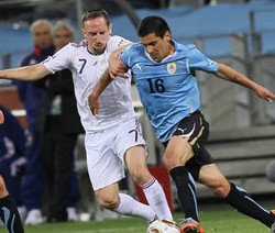 Prancis Ditahan 10 Pemain Uruguay