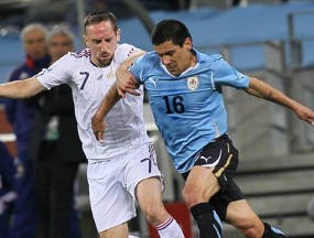 Prancis Ditahan 10 Pemain Uruguay