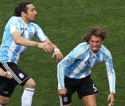 Heinze Menangkan Argentina