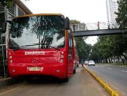 Tabrak BMW, Bus TransJ Dikejar Korban