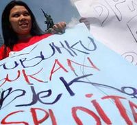 Pembantu Kecam DPR
