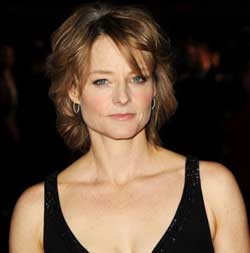 Jodie Foster Dituduh Memukul Remaja 17 Tahun