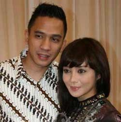 Ikut Taruhan Bola, Terry Putri Dimarahi Suami 
