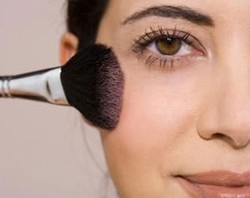 Tips Mudah Sapukan Blush On