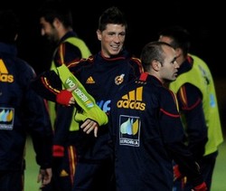 Kabar Berbeda dari Torres & Iniesta