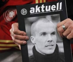 Jerman Mengenang Robert Enke