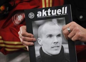 Jerman Mengenang Robert Enke