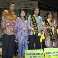 Trisa dan Asran Jadi Duta Batik Pertama Jabar
