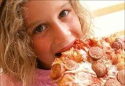 Banyak Makan Daging Percepat Pubertas Anak Perempuan