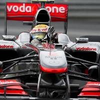 Hamilton Patahkan Kedigdayaan Red Bull