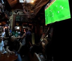 Gerrard Bikin Gol Malah Iklan