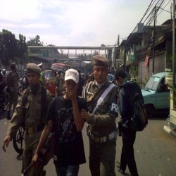  Perokok di Metromini Juga Digaruk 