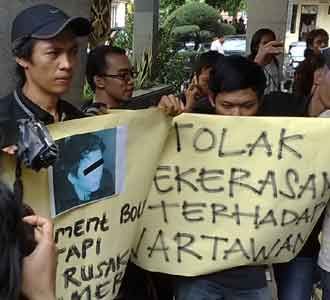 Wartawan Desak Polisi Periksa Ariel