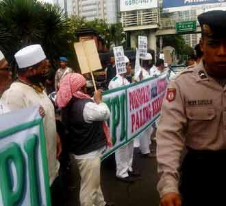 FPI Minta Ariel-Luna-Tari Ditahan