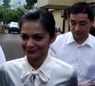 Cut Tari Datangi Mabes Polri