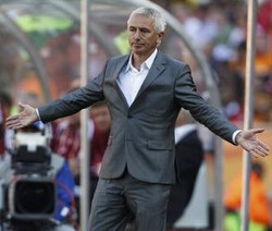 Van Marwijk: Harusnya Bisa Tambah Gol 