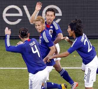 Honda Menangkan Jepang