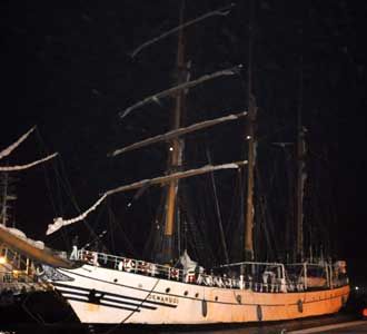 KRI Dewaruci Merapat di Tunisia