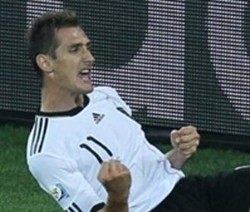 Klose, Si Raja Udara