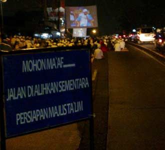 Pengajian di Jalan Raya