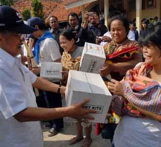PMI Bantu Korban Kebakaran