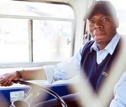 Pemogokan Bikin Ratusan Fans Telantar 