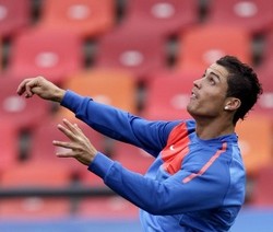 Queiroz Percaya Ronaldo