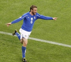 Jadi Penyelamat, De Rossi Tebus Dosa