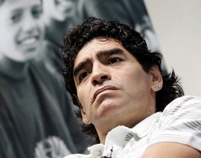 Pele: Butuh Uang, Maradona Latih Argentina