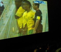 Masalah Teknis Beres, Blitz Lanjutkan Nonbar di Bioskop
