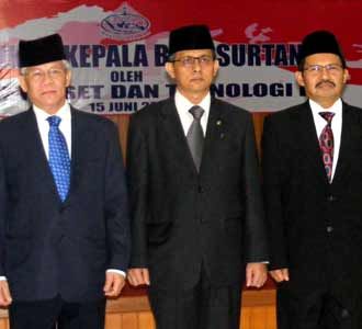 Menristek Lantik Kepala Bakosurtanal