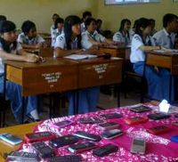 Polisi Razia HP Pelajar