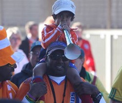 Awas Tuli karena Vuvuzela  