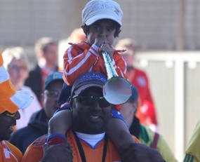 Awas Tuli karena Vuvuzela  