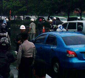 Crane Jatuh, Lalin Macet