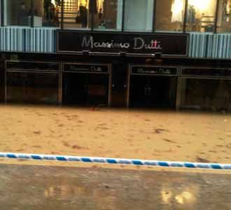 Banjir di Orchard Road Singapura Banjir di Orchard Road Singapura