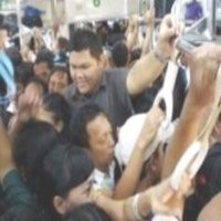 Pengguna KRL Ekonomi AC Ciujung - Tanah Abang Tak Terbendung