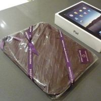 iPad Berlapis Cokelat untuk Istri Tersayang