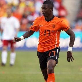 Elia Perkenalkan Diri di Afsel