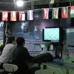 Nobar Piala Dunia Sambil Nge-Game di Cafe