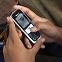 Pelajar Dilarang Bawa Ponsel?