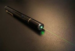 Laser Pointer Juga Bisa Merusak Retina Mata