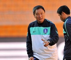 Pelatih Korsel Balas Maradona