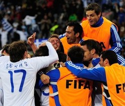 Yunani Akhirnya Bikin Gol & Menang