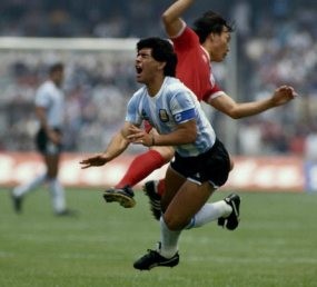 Tendang Maradona Lagi, Huh?