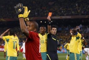 Khune Ikuti Jejak Pagliuca Khune Ikuti Jejak Pagliuca