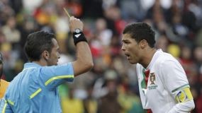 Portugal Banding Kartu Kuning Ronaldo