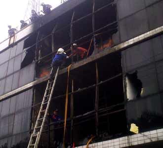 Ruko Spare Part Elektronik Terbakar